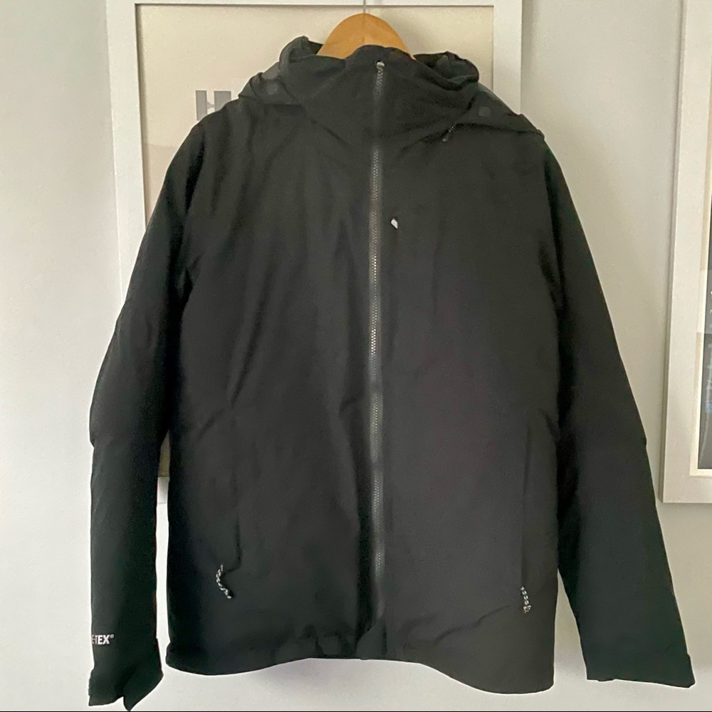 Women’s Medium Burton AK Flare Jacket - Size Medium.